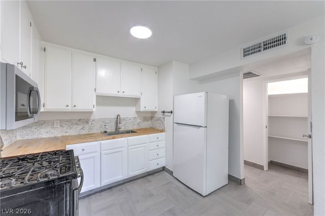 2520 Bulloch Street L, North Las Vegas, NV 89030