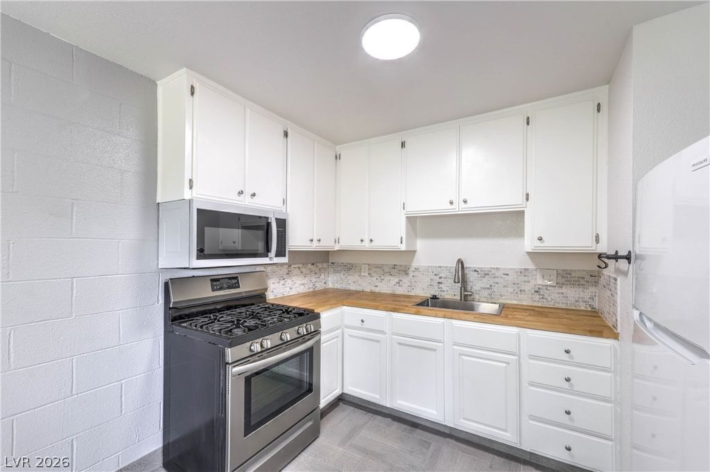 2520 Bulloch Street L, North Las Vegas, NV 89030