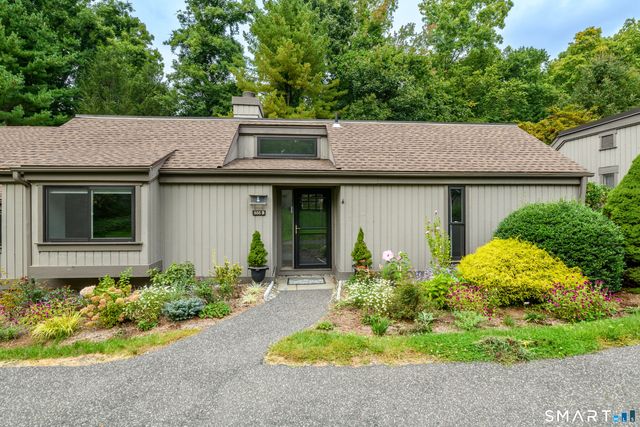 886 Heritage Village B, Southbury, CT 06488
