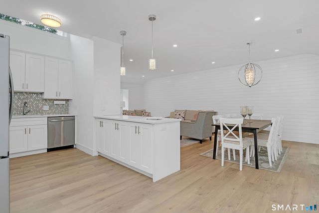 886 Heritage Village B, Southbury, CT 06488