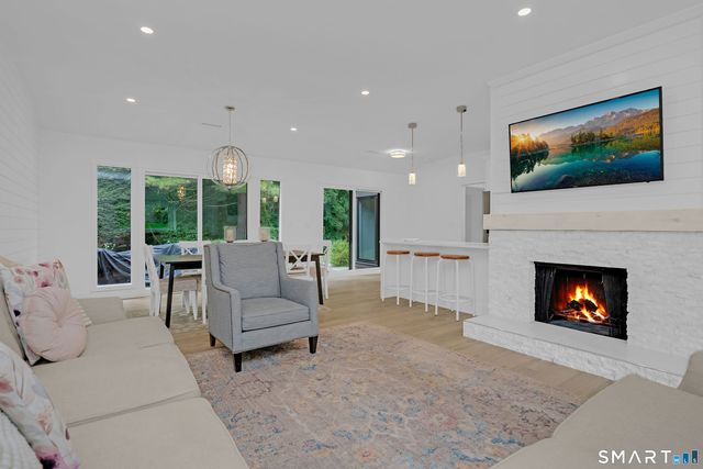 886 Heritage Village B, Southbury, CT 06488
