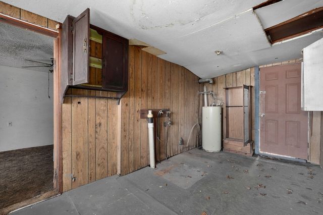 16658 South Highway K, Aurora, MO 65605