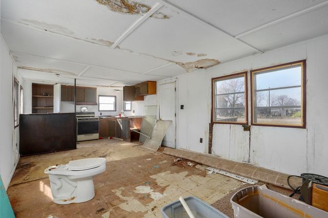 16658 South Highway K, Aurora, MO 65605