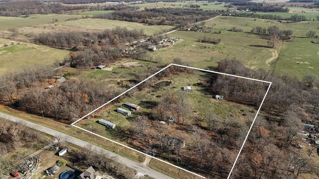 16658 South Highway K, Aurora, MO 65605