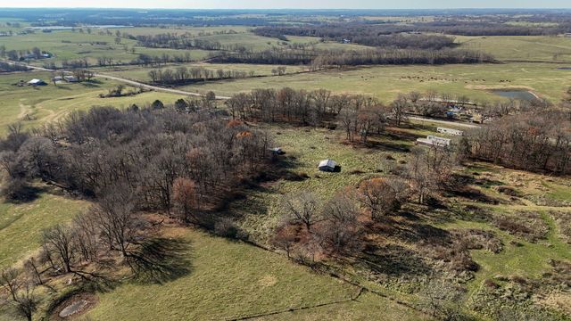 16658 South Highway K, Aurora, MO 65605