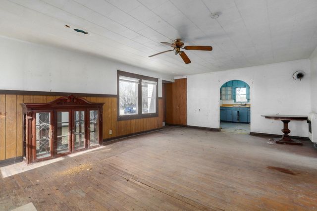 16658 South Highway K, Aurora, MO 65605