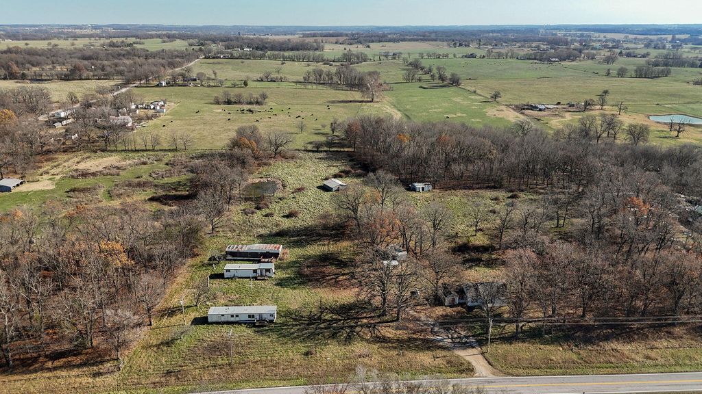 16658 South Highway K, Aurora, MO 65605
