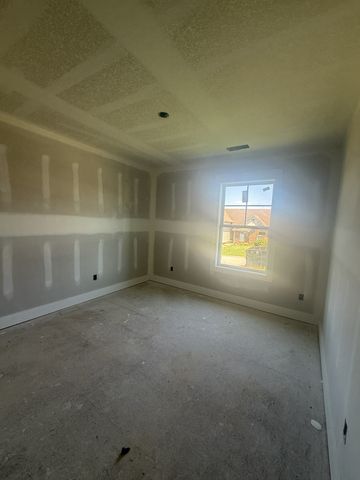 1240 Fossil Dr, Clarksville, TN 37040