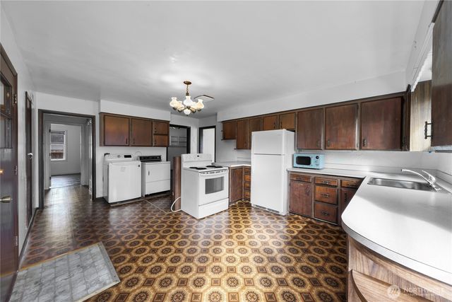 209 Nooksack Avenue, Nooksack, WA 98276