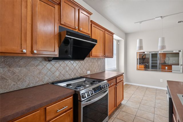 1833 Forsythe Drive, Savannah, TX 76227