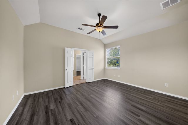 1833 Forsythe Drive, Savannah, TX 76227