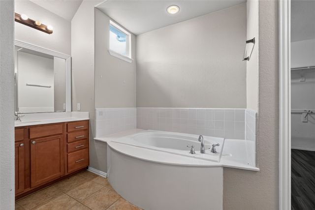1833 Forsythe Drive, Savannah, TX 76227