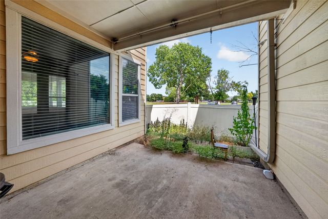 1833 Forsythe Drive, Savannah, TX 76227