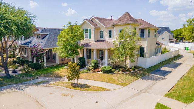 1833 Forsythe Drive, Savannah, TX 76227