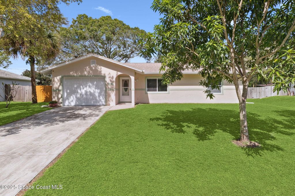 919 Quail Street SE, Palm Bay, FL 32909