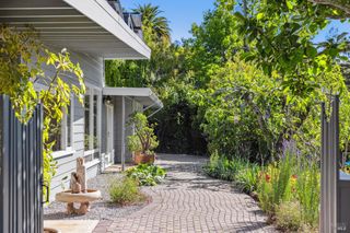 35 Saint Francis Ln, San Rafael, CA 94901