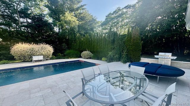 9 Plume Grass Way, Westhampton, NY 11977