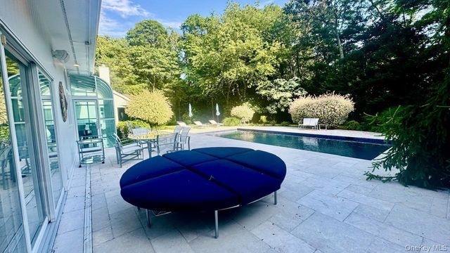 9 Plume Grass Way, Westhampton, NY 11977