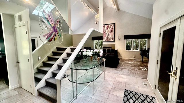 9 Plume Grass Way, Westhampton, NY 11977