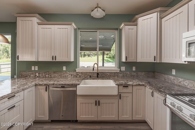 5437 E Fetlock Drive, Wasilla, AK 99654