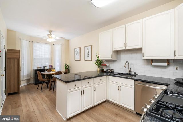15 DUNSTON LN, Robbinsville, NJ 08691