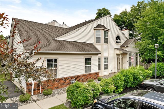 15 DUNSTON LN, Robbinsville, NJ 08691