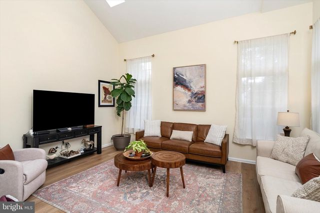 15 DUNSTON LN, Robbinsville, NJ 08691