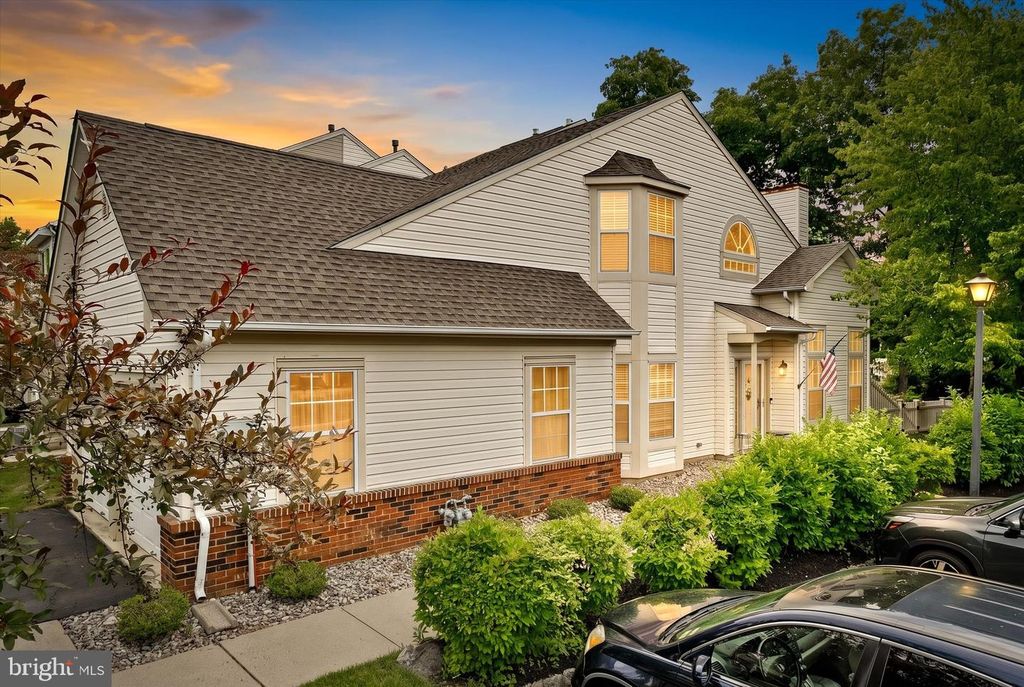 15 DUNSTON LN, Robbinsville, NJ 08691