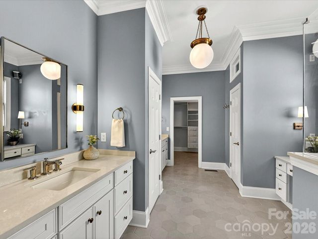 10030 TRIPLE OAK Road, Charlotte, NC 28277