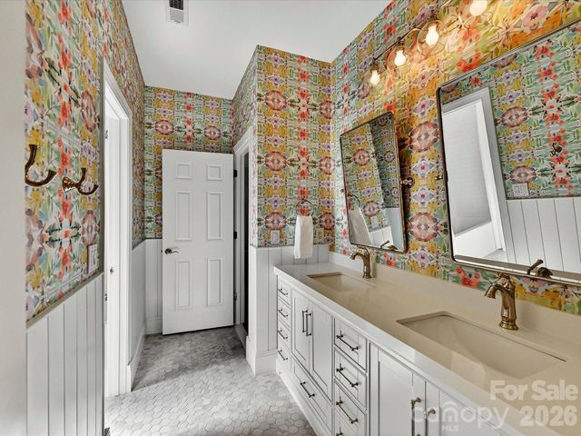 10030 TRIPLE OAK Road, Charlotte, NC 28277