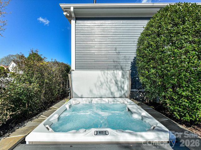 10030 TRIPLE OAK Road, Charlotte, NC 28277