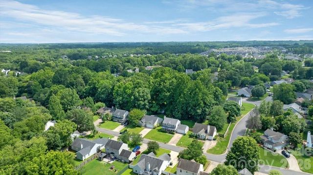 14136 Walkers Crossing Drive, Charlotte, NC 28273