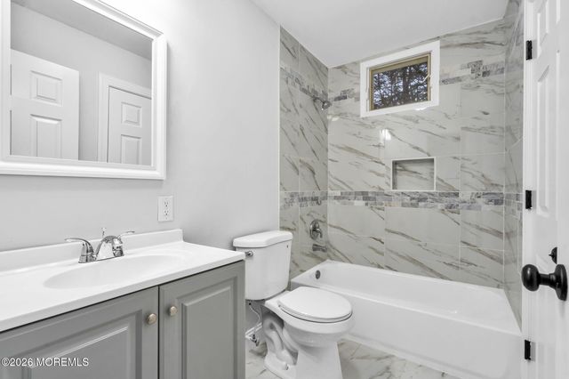 29 Keene Street 70, Whiting, NJ 08759