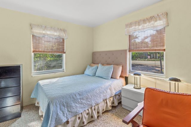 2420 NE 7th Avenue, Wilton Manors, FL 33305