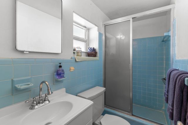 2420 NE 7th Avenue, Wilton Manors, FL 33305