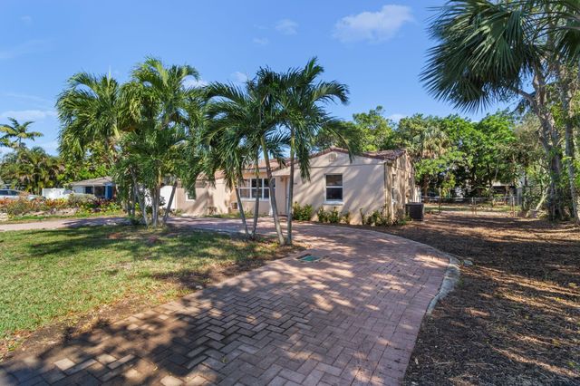 2420 NE 7th Avenue, Wilton Manors, FL 33305