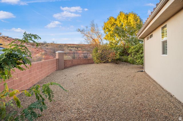 1108 N CATALPA DR, Washington, UT 84780