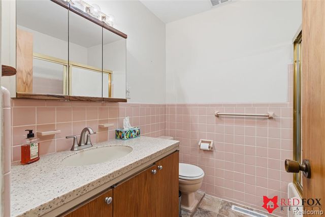 5368 Oaktree Court, Flint, MI 48532