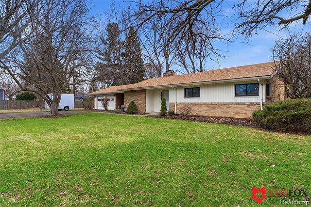 5368 Oaktree Court, Flint, MI 48532