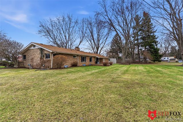 5368 Oaktree Court, Flint, MI 48532