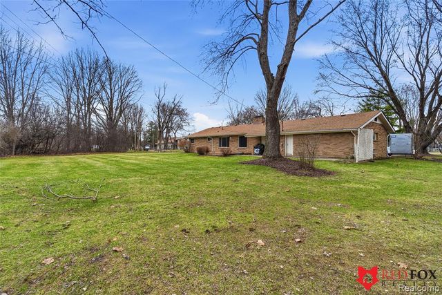 5368 Oaktree Court, Flint, MI 48532