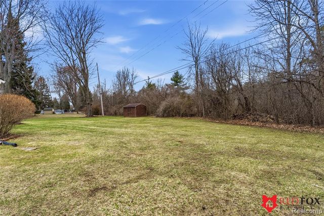 5368 Oaktree Court, Flint, MI 48532