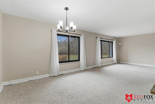 5368 Oaktree Court, Flint, MI 48532