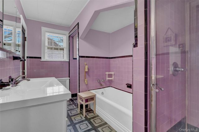 15 Donald Place, East Rockaway, NY 11518