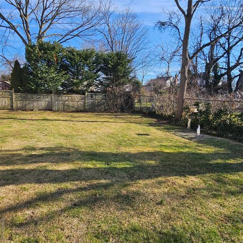 15 Donald Place, East Rockaway, NY 11518