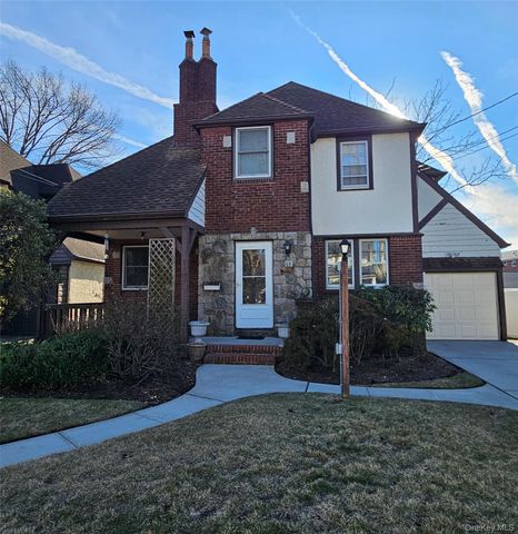 15 Donald Place, East Rockaway, NY 11518