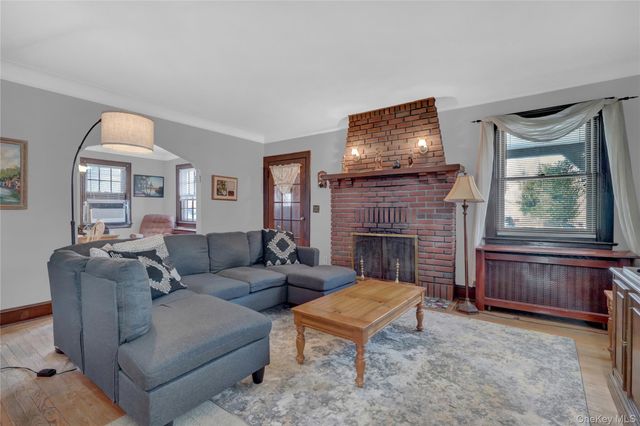 15 Donald Place, East Rockaway, NY 11518