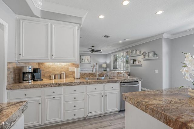 209 Southcrest Place, Simi Valley, CA 93065