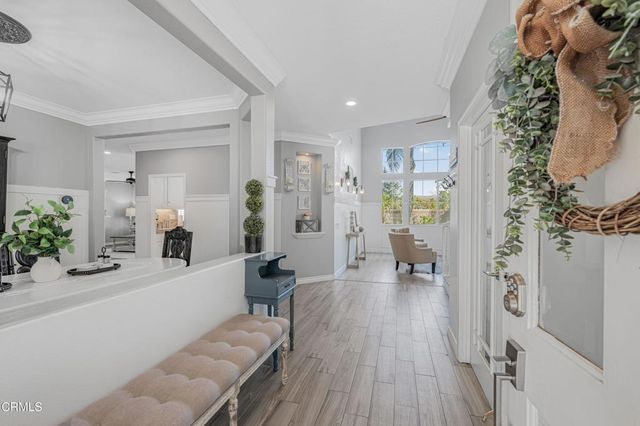 209 Southcrest Place, Simi Valley, CA 93065