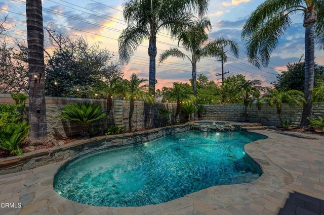 209 Southcrest Place, Simi Valley, CA 93065